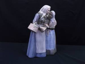 lot 19 image: MINT CONDITION Vintage 11-34 Royal Copenhagen The Gossips #1319 Figurine