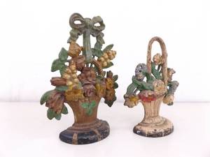 lot 24 image: 2 Antique Cast Iron Hubley etc. Door Stops