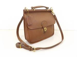 lot 36 image: Authentic Vintage COACH English Tan Willis Bag #9960