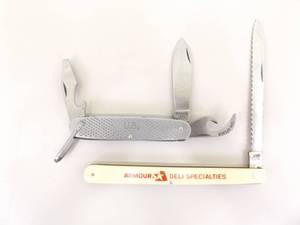 lot 56 image: 2 Schrade Larger Pocket and Folding Knives
