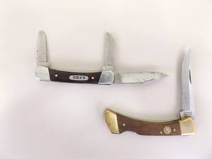 lot 57 image: 2 Buck and Chicago Cutlery Pocket Knives