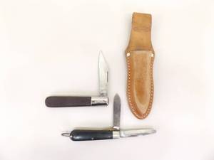 lot 58 image: Camillus Linesmans and Large Imperial Barlow Knife in Leather Sheath