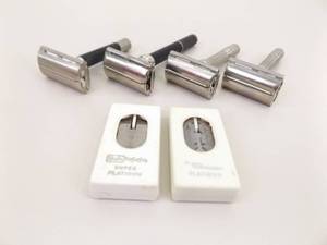 lot 63 image: Lot of Vintage CLEAN Gillette TTO Razors etc.