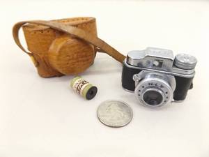 lot 70 image: Vintage HIT Spy Camera in case wExtra Film