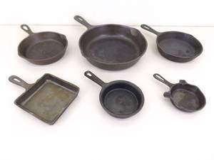 lot 91 image: Lot of Antique and Vintage Small Cast Iron Pans