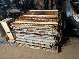 lot 7 image: Pallet racking Wire Deck