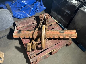 lot 9 image: Coil Lifter