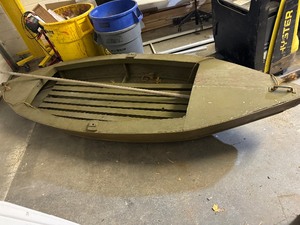 lot 13 image: Johnson Flatbottom Duck Boat