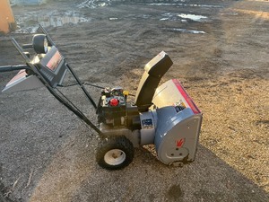 lot 3 image: Yard Machine 5HP24 Snowblower