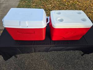 lot 50B image: 2 Red Coolers in Excellent Condition