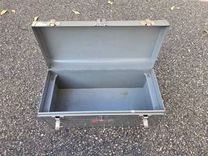 lot 65 image: Sears Craftsman Metal Toolbox - Vintage Tool Storage Container