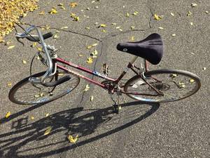 lot 67 image: Vintage Womens Road Bicycle - Purple Frame, 10-Speed