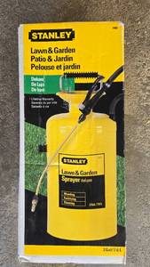 lot 79 image: Stanley Lawn & Garden Deluxe Sprayer - 2 Gallon  7.6 Liters