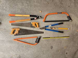 lot 121 image: Collection of Hand Tools - Saws, Pruners, and More
