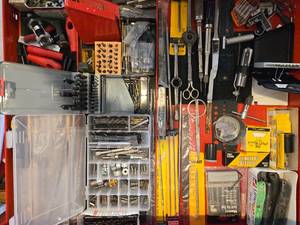 lot 195 image: Assortment of Mechanics Tools and Drill Bits - Variety Set