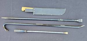 lot 571 image: Set of 4 Hand Tools - One Machete with Leather Sheath - Heavy Duty
