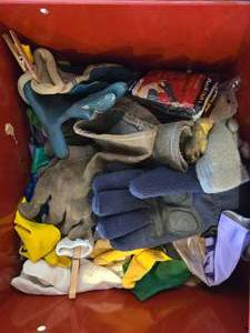 lot 595 image: Group of Assorted Work Gloves - Various Styles and Sizes