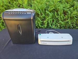 lot 630 image: FoodSaver Vac 300 Vacuum Sealer and CaseMate Shredder Set - Used
