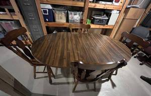 lot 209 image: Vintage Wooden Dining Table with 4 Chairs - Beautifully Rustic