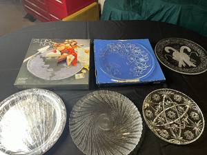 lot 222 image: Beautiful Glass Holiday Themed Serving Trays