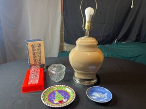 lot 294 image: Household DecorCollectibles Inc Lamp (No Shade), Plates & Crystal Flower Vase in Orig Box