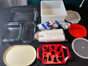 lot 304 image: Assortment of Kitchen Storage and Serving Items - Including Glass Dishes, Cups, and Tupperware