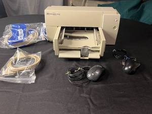lot 343 image: VTG Hewlett Packard DeskJet 660Cse Printer with Accessories - untested