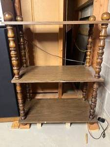 lot 355 image: Vintage Wooden 3-Tier Shelf with Turned Legs