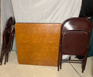 lot 356 image: Set of 4 Folding Chairs with Brown Table - Space Saving Furniture