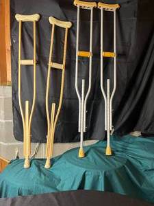 lot 357 image: Set of 4 Crutches - 2 Wooden and 2 Aluminum