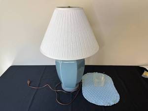 lot 388 image: Elegant Blue Ceramic Table Lamp with Pleated Shade & Place Mat