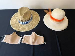 lot 390 image: Set of 2 Summer Straw Hats with 2 Face Masks - One Size Fits Most