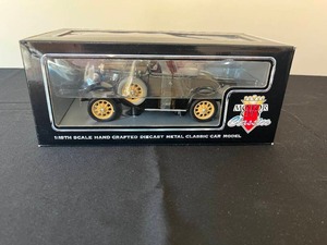 lot 393 image: Motor City Classics 118 Scale Hand Crafted Diecast Model - 1931 Ford Model A