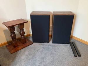 lot 203 image: Polk Audio Floor Speakers with Wooden Speaker Stands