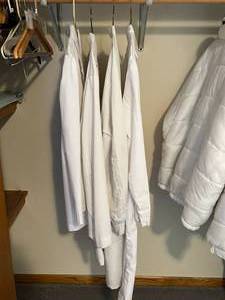 lot 260 image: Group of 5 White Lab Coats - Various Sizes