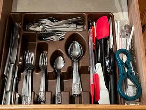 lot 444 image: Assortment of Kitchen Utensils and Cutlery - Set Includes Spoons, Forks, Knives, and More