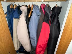 lot 526 image: Lot of Winter Coats Mostly SZ M