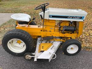 lot 1 image: Cub Cadet 73 Garden Tractor - 1969-1971 - Kohler Engine, 7hp