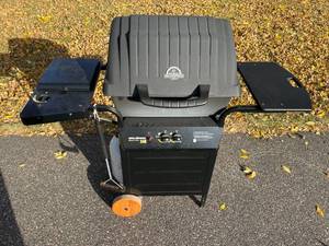 lot 10 image: Used Charcoal Grill with Side Shelves - Black