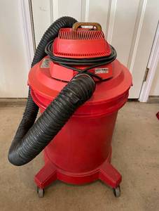 lot 12 image: Craftsman 12 Gallon Wet-Dry Vacuum - Red