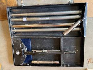 lot 14 image: Carpet Puller With Case