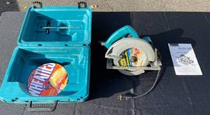 lot 18 image: Makita Circular Saw 5007NB with Carrying Case and Instruction Manual