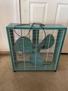 lot 20 image: Vintage Emerson Electric Box Fan Model 746310-AW - Retro Design