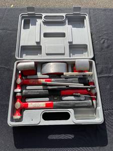 lot 23 image: Pittsburgh 7-Piece Body and Fender Tool Set with Fiberglass Handles