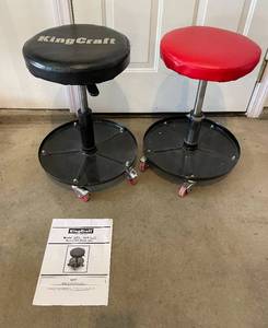 lot 39 image: Set of 2 Pneumatic Roller Seats - Black and Red