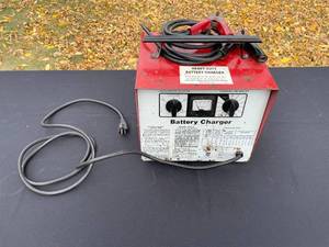 lot 151 image: Heavy Duty Battery Charger - 80 Amp Charging Capacity