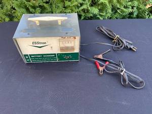 lot 159 image: ESStron Battery Charger Model 10126 - 6V12V 10 Amp
