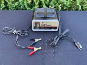 lot 160 image: Schumacher 612 Amp Dual Rate Battery Charger