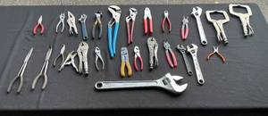 lot 190 image: Assortment of Hand Tools - Pliers, Wrenches, and More
