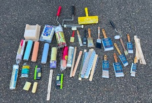 lot 622B image: Large Lot of Misc Paint Supplies Inc Rollers & Brushes